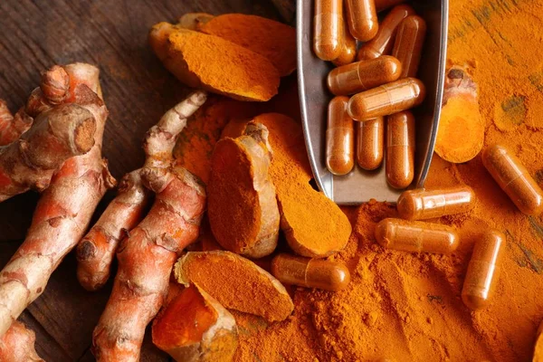 Turmeric capsule with powder