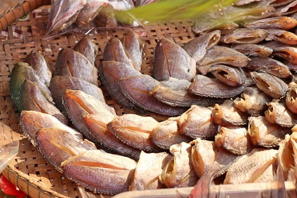 Pescado seco en el mercado — Foto de Stock