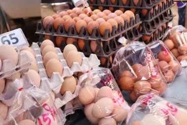 Tavuk yumurta içinde belgili tanımlık çarşı