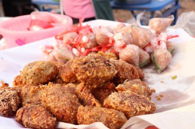 Fermente pork kızarmış pilav baharatlı ile