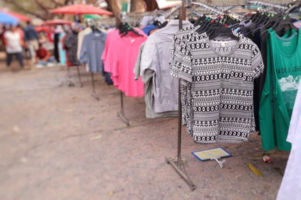 Shop giysiler için satış Market — Stok fotoğraf