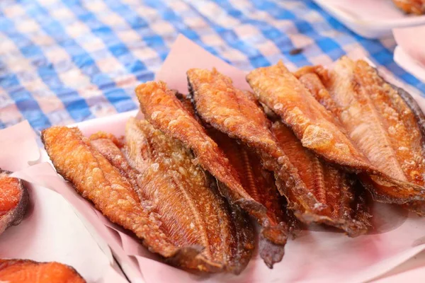 Fried fish at street food — Stock Photo, Image