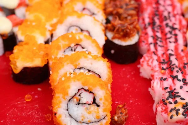 Chutné sushi v pouliční stánky s jídlem — Stock fotografie