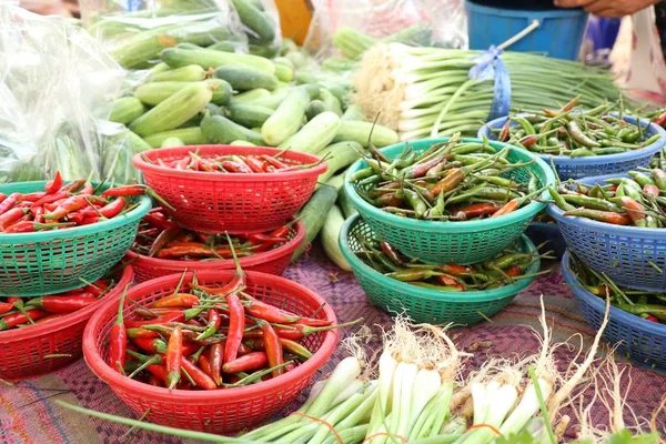 Peperoncino fresco sul mercato — Foto Stock