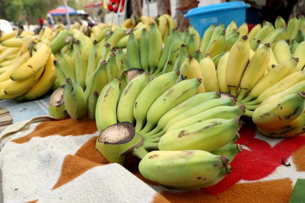 Bananen op de markt — Stockfoto