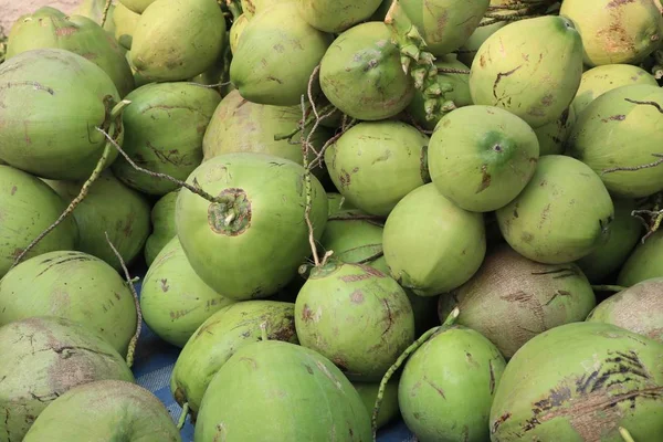 椰子在街道食物 — 图库照片