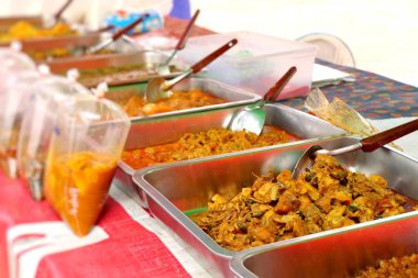 Köri ve pilav piyasada