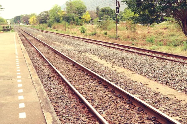 Bahnhof und Eisenbahn — Stockfoto