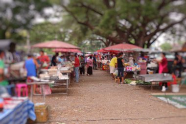 Shop giysiler için satış Market