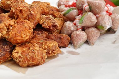 Fermente pork kızarmış pilav baharatlı ile