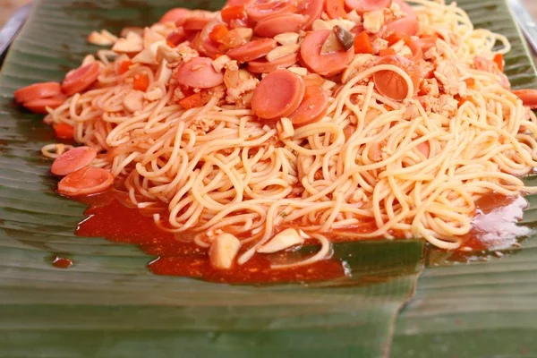 Espaguetis en la comida de la calle —  Fotos de Stock