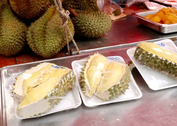 Fruits durian à la nourriture de rue — Photo