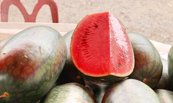 Vattenmelon på gatan mat — Stockfoto