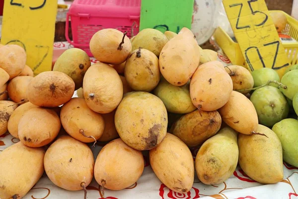 Mango en la comida callejera — Foto de Stock