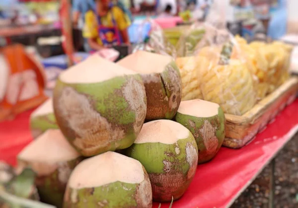 Kokosowy o Sprzedawcy uliczni — Zdjęcie stockowe