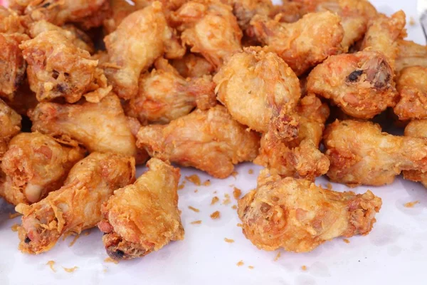 Fried chicken at street food — Stock Photo, Image