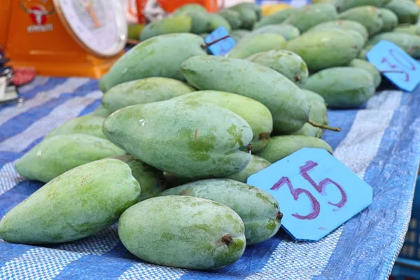 Mango fruit at the street food — Stock Photo, Image