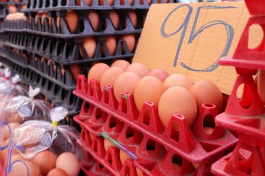 Tavuk yumurta içinde belgili tanımlık çarşı