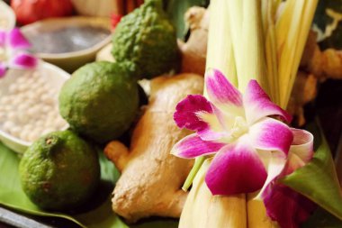 Tay Spa Aromaterapi masajı ot