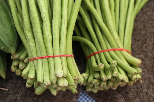 Lange bonen op de markt — Stockfoto