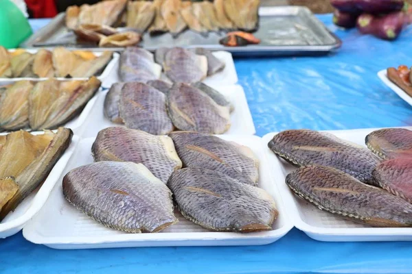 Peixe seco no mercado — Fotografia de Stock