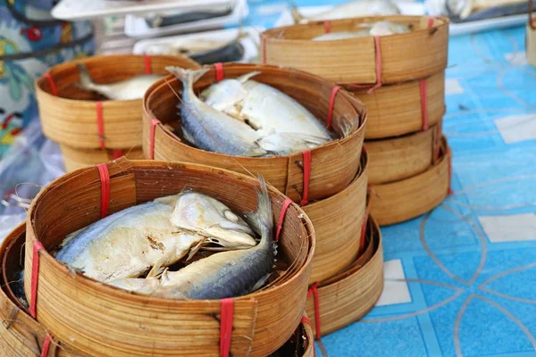 Fresh mackerel at the market — Stock Photo, Image