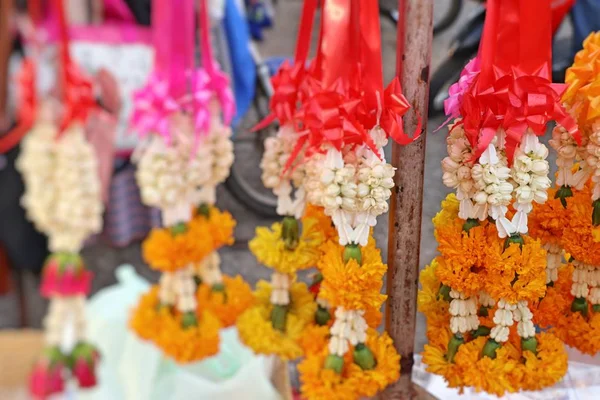 Jasmin garland på marknaden — Stockfoto