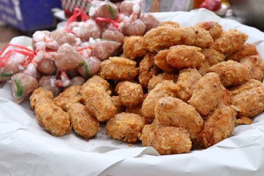 Fermente pork kızarmış pilav baharatlı ile