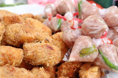 Fermente pork kızarmış pilav baharatlı ile