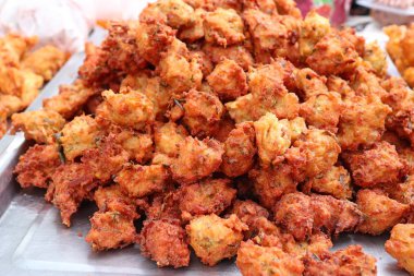 Derin kızarmış tatlı mısır kek 