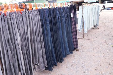 Shop giysiler için satış Market