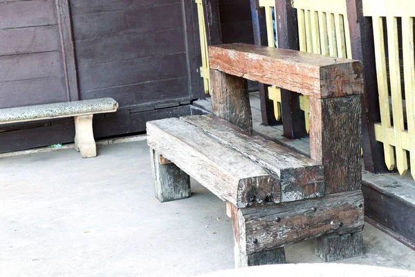 旧木材板凳复古 — 图库照片