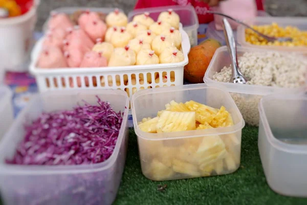 Crema per insalata al mercato — Foto Stock