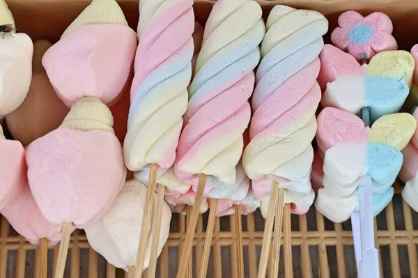 Süßer Marshmallow beim Streetfood — Stockfoto