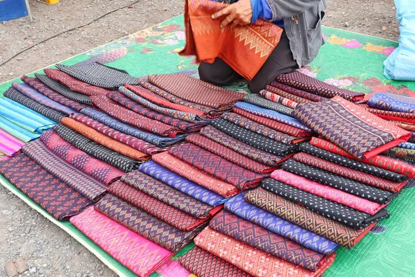 Hand woven fabric at market — Stock Photo, Image