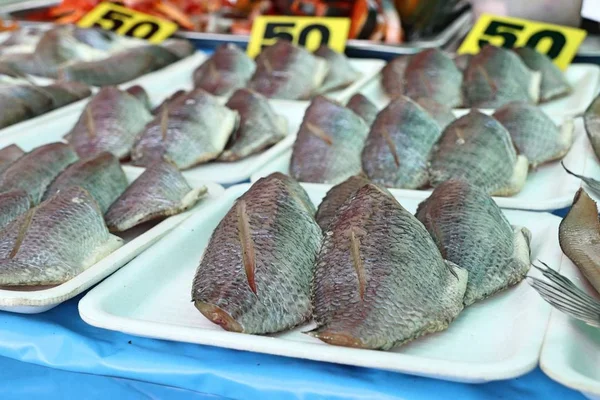 Peixe seco no mercado — Fotografia de Stock