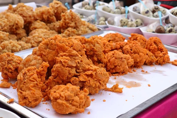 Fried chicken at street food — Stock Photo, Image