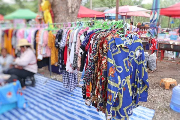 Shop giysiler için satış Market — Stok fotoğraf