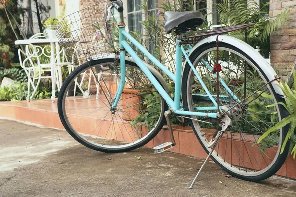 Vintage blue bike for decorate — Stock Photo, Image