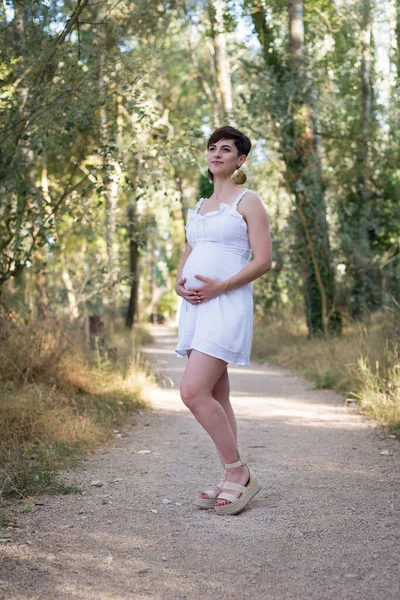 Young Pregnant Woman Sitting Bench Field — Stock Photo, Image