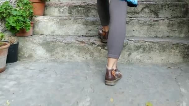 Tourist Walks Old Staircase — Stock Video