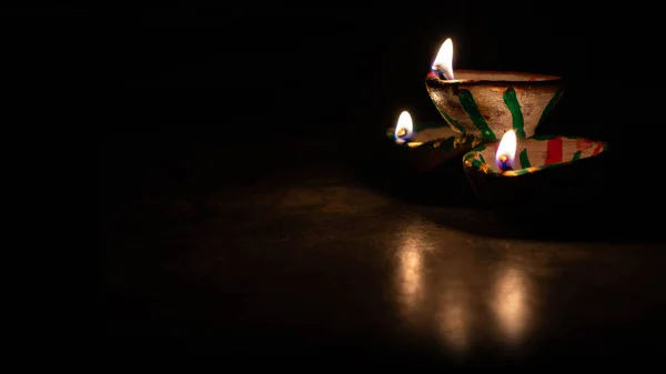 Clay Diya Lampy Zapalił Się Podczas Uroczystości Diwali Pozdrowienia Karty — Zdjęcie stockowe