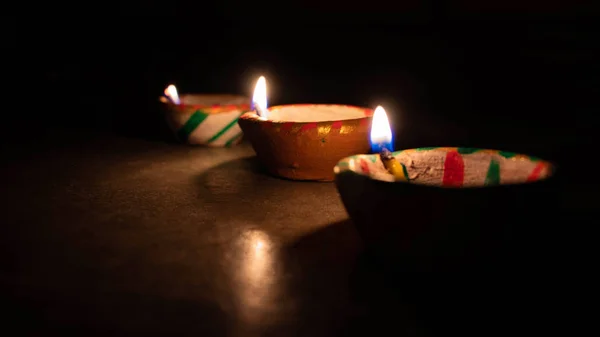 Clay Diya Lampy Zapalił Się Podczas Uroczystości Diwali Pozdrowienia Karty — Zdjęcie stockowe