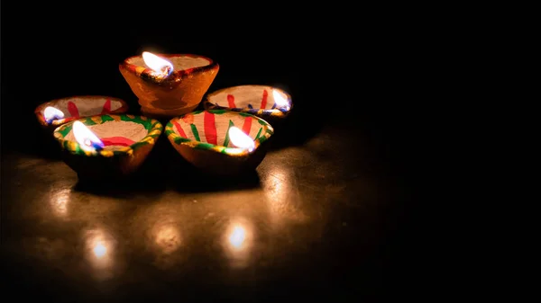 Клэй Лампы Зажгли Время Празднования Дивали Поздравления Card Design Indian — стоковое фото