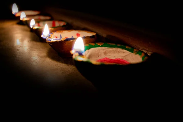 Lâmpadas Diya Barro Acesas Durante Celebração Diwali Saudações Card Design Fotografias De Stock Royalty-Free