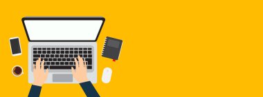 Üst vektör illüstrasyon pankartından bir dizüstü bilgisayar kullanan kişi