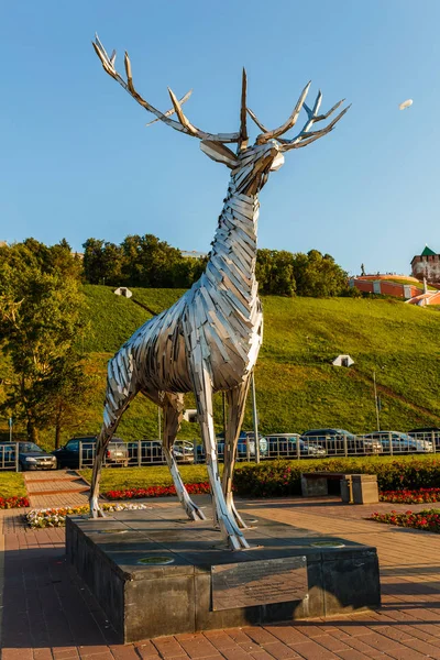 Nizhny Novgorod Rússia Maio 2018 Escultura Metálica Veado Símbolo Nizhny Imagens De Bancos De Imagens Sem Royalties