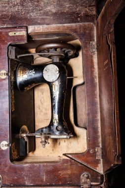 Antika dikiş makinesi Singer pedal disk ile