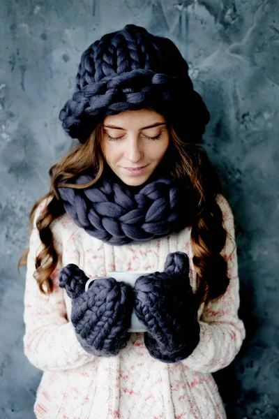 Moda Inverno Accessories Young Mulher Vestida Para Tempo Frio Snood — Fotografia de Stock