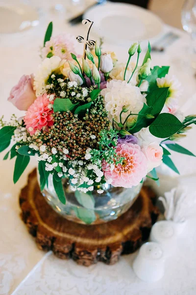 Decoração Flor Mesa Casamento Vaso Vidro Com Número Mesa Para — Fotografia de Stock